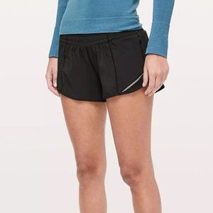 Lululemon Hotty Hot Short II 2.5"